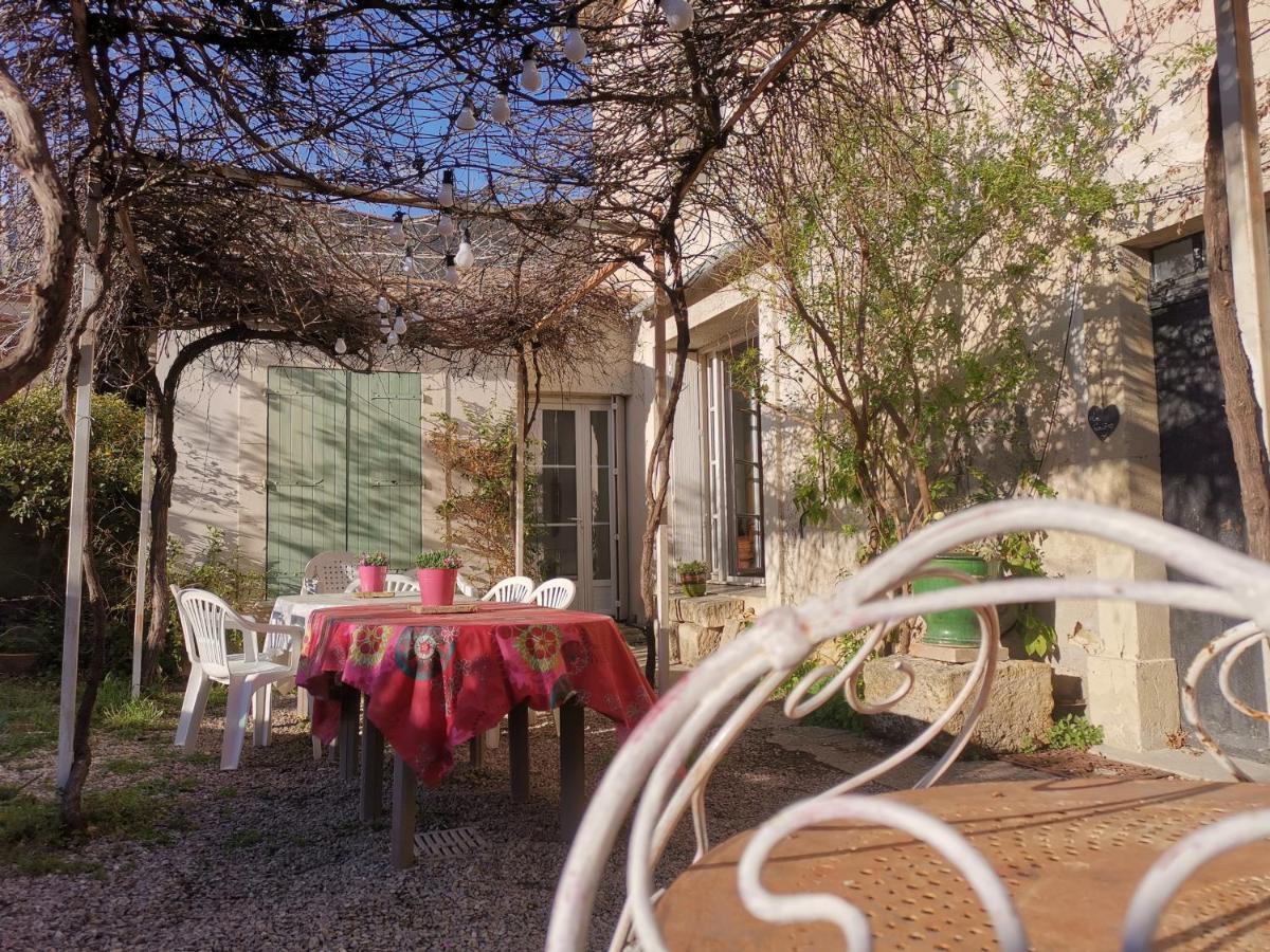 Vila La Taniere 16 Couchages Vergèze Exteriér fotografie