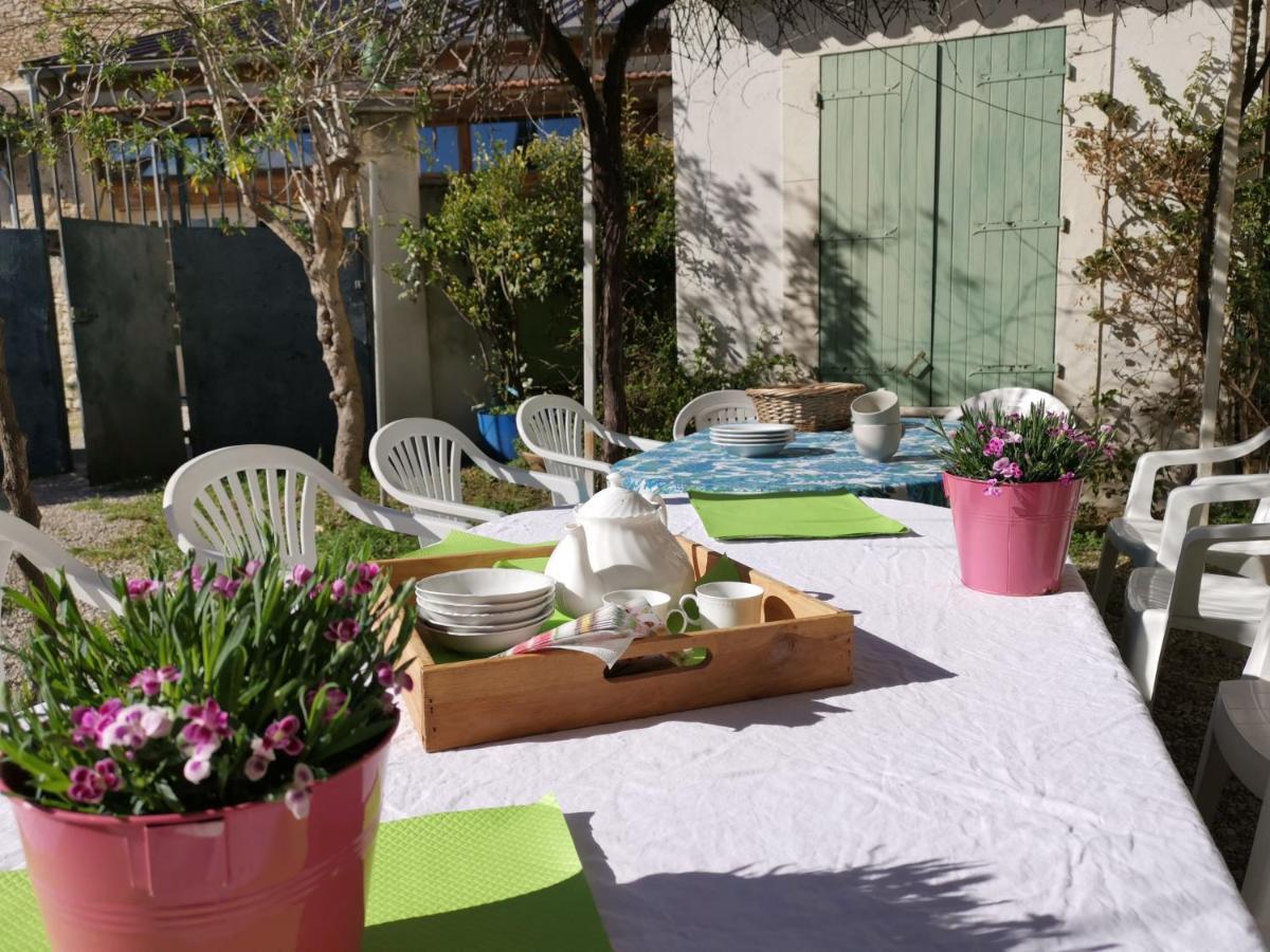 Vila La Taniere 16 Couchages Vergèze Exteriér fotografie